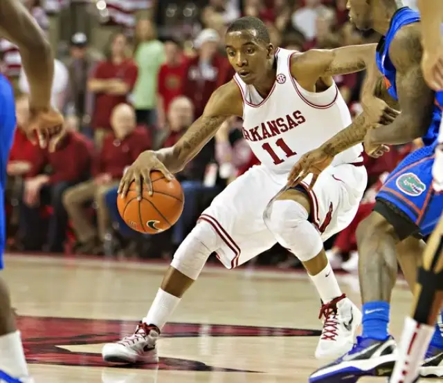 都踢主场 都踢主场